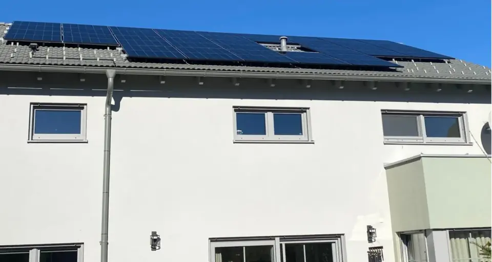 10 kWp Photovoltaikanlage auf einem Einfamilienhaus in Himberg bei Wien