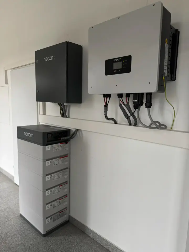 20 kWp neoom Photovoltaik-Gesamtkonzept mit Stromspeicher