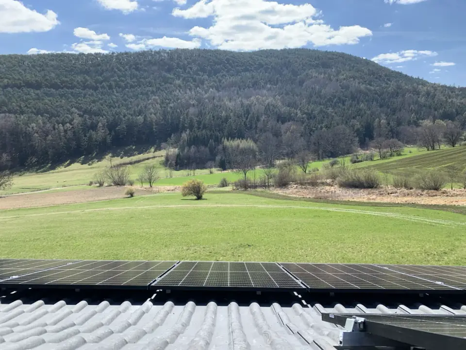Photovoltaik Dachanlage mit Ausblick in Krems
