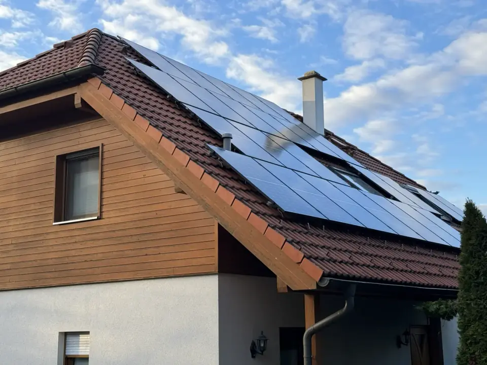 Photovoltaikanlage auf Holzhaus in Klosterneuburg