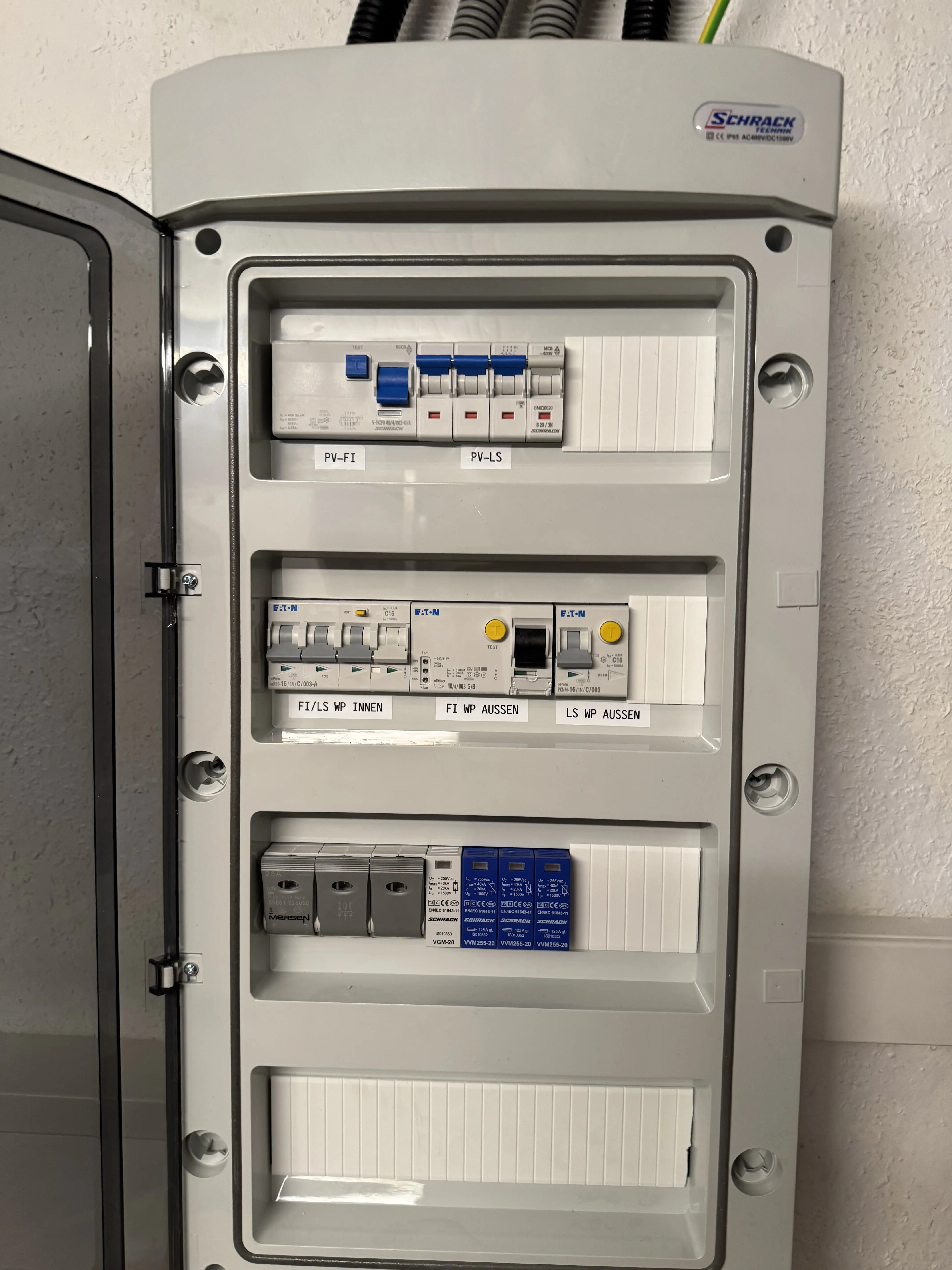 Zusätzlicher Elektroverteiler für Photovoltaik, Wärmepumpe und spätere Erweiterungen